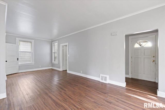 1616 ESPLANADE Avenue, Davenport, IA 52803