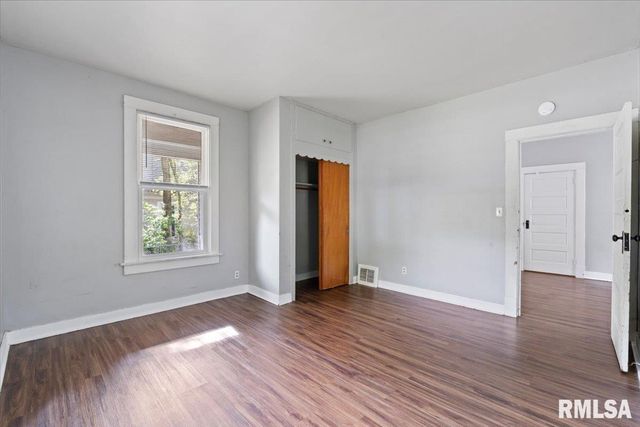 1616 ESPLANADE Avenue, Davenport, IA 52803