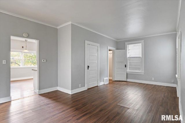 1616 ESPLANADE Avenue, Davenport, IA 52803