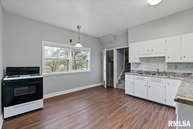 1616 ESPLANADE Avenue, Davenport, IA 52803