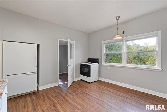 1616 ESPLANADE Avenue, Davenport, IA 52803