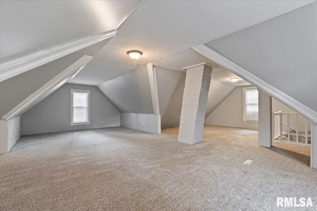 1616 ESPLANADE Avenue, Davenport, IA 52803