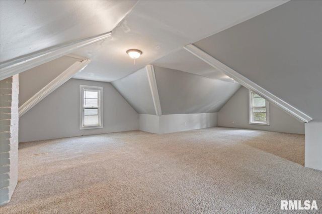 1616 ESPLANADE Avenue, Davenport, IA 52803