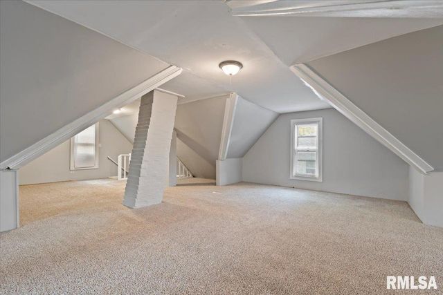 1616 ESPLANADE Avenue, Davenport, IA 52803