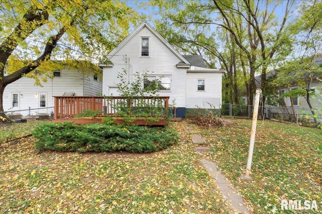 1616 ESPLANADE Avenue, Davenport, IA 52803