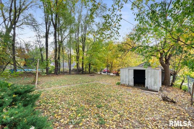 1616 ESPLANADE Avenue, Davenport, IA 52803