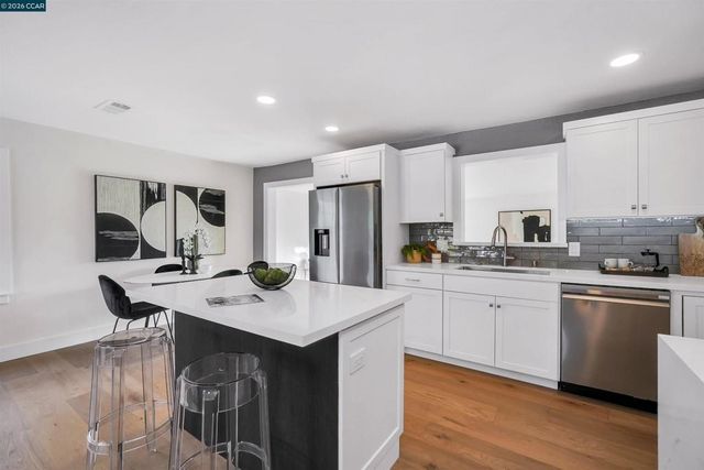 2412 Alamo St, Pinole, CA 94564