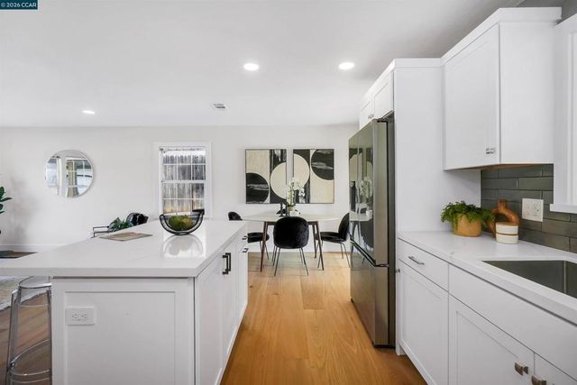 2412 Alamo St, Pinole, CA 94564