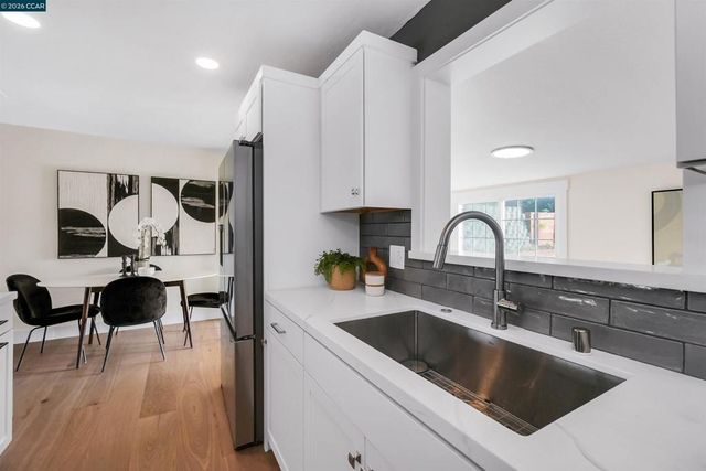 2412 Alamo St, Pinole, CA 94564