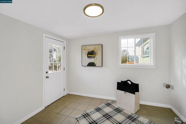 2412 Alamo St, Pinole, CA 94564