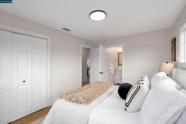 2412 Alamo St, Pinole, CA 94564