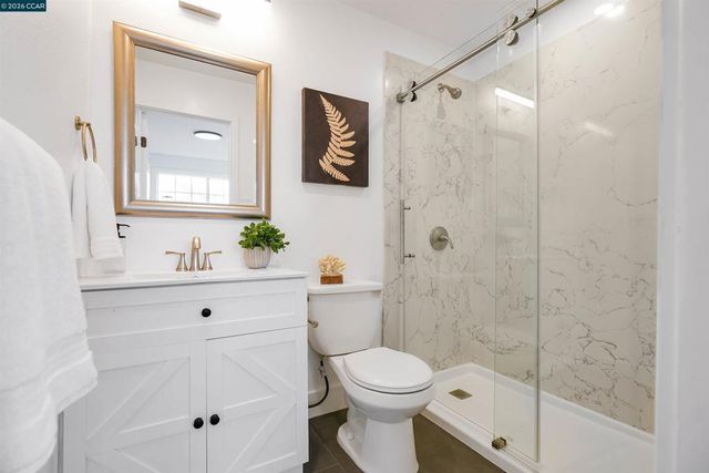 2412 Alamo St, Pinole, CA 94564