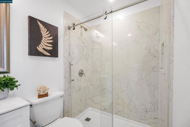 2412 Alamo St, Pinole, CA 94564