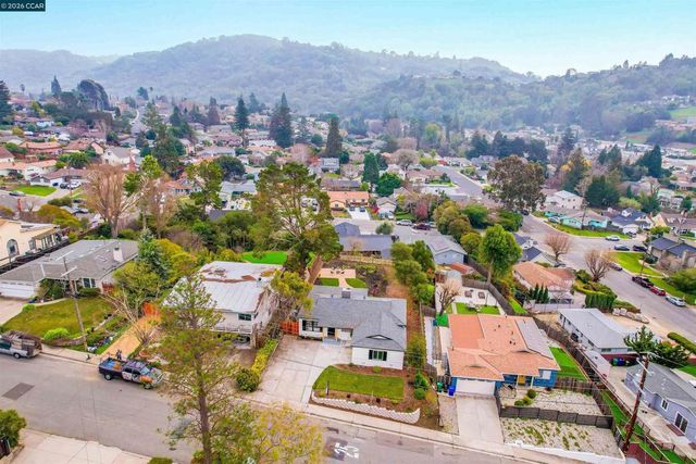 2412 Alamo St, Pinole, CA 94564