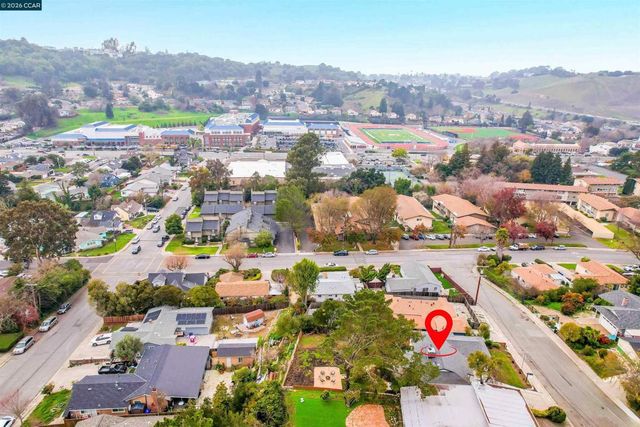 2412 Alamo St, Pinole, CA 94564