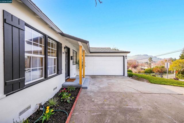 2412 Alamo St, Pinole, CA 94564