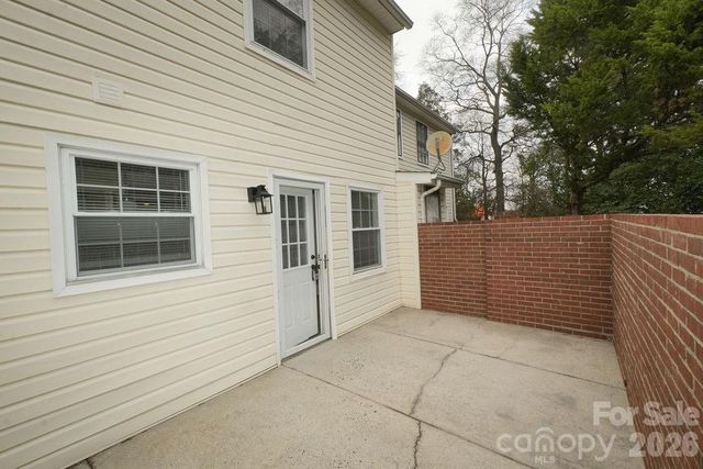 8805 Hunter Ridge Drive, Charlotte, NC 28226