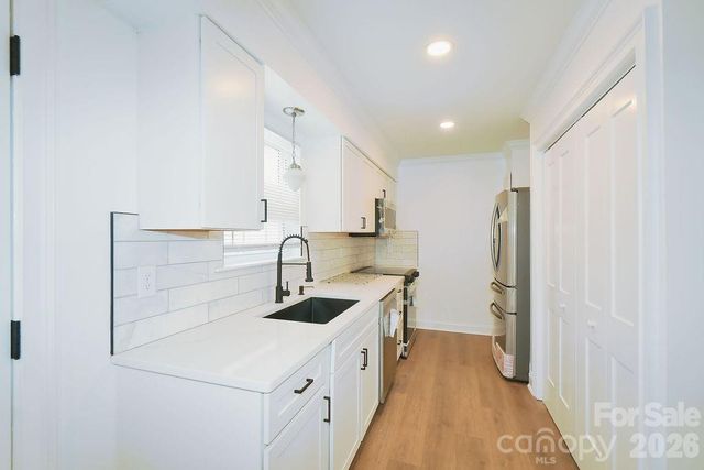 8805 Hunter Ridge Drive, Charlotte, NC 28226