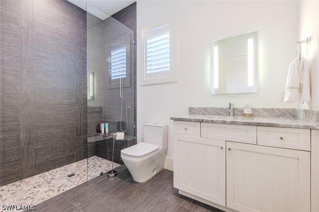 1880 SANDPIPER ST, Naples, FL 34102