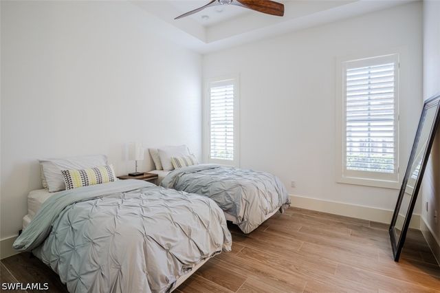 1880 SANDPIPER ST, Naples, FL 34102