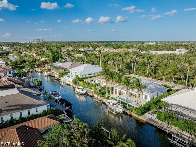 1880 SANDPIPER ST, Naples, FL 34102