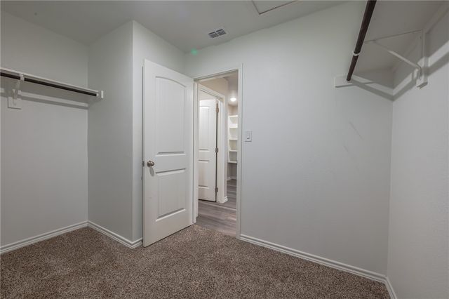 105 Donegal St, Sinton, TX 78387