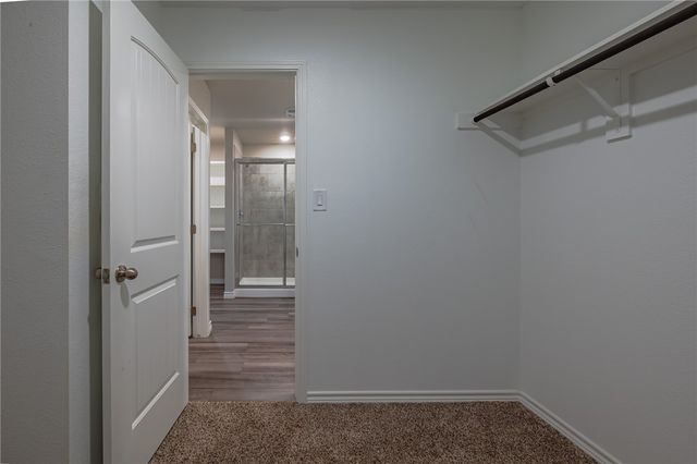 105 Donegal St, Sinton, TX 78387