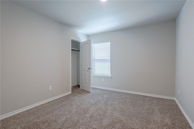 105 Donegal St, Sinton, TX 78387