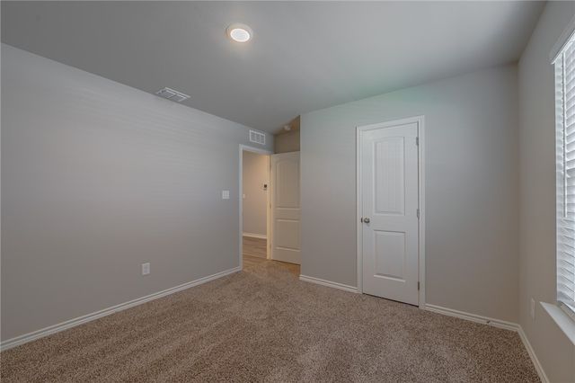 105 Donegal St, Sinton, TX 78387