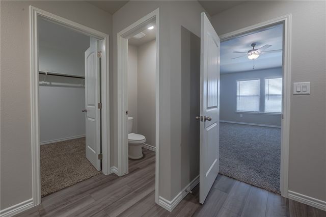 105 Donegal St, Sinton, TX 78387