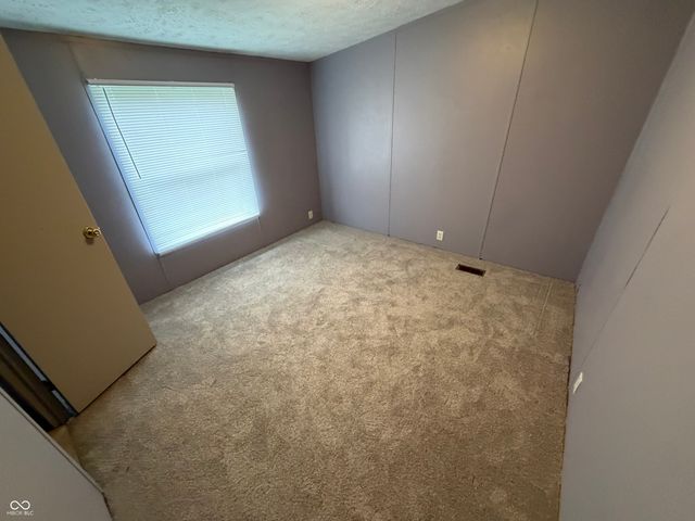 2565 N 300 E, Anderson, IN 46012