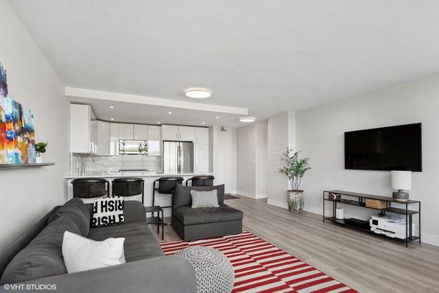 4800 S Chicago Beach Drive 503N, Chicago, IL 60615