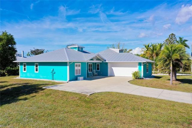 11931 Oakland DR, Bokeelia, FL 33922