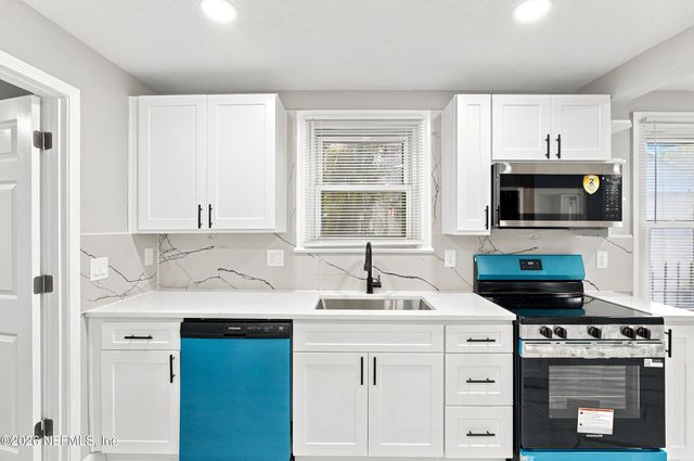 104 W 54TH Street, Jacksonville, FL 32208