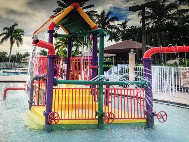 1118 Chinaberry Drive, Weston, FL 33327