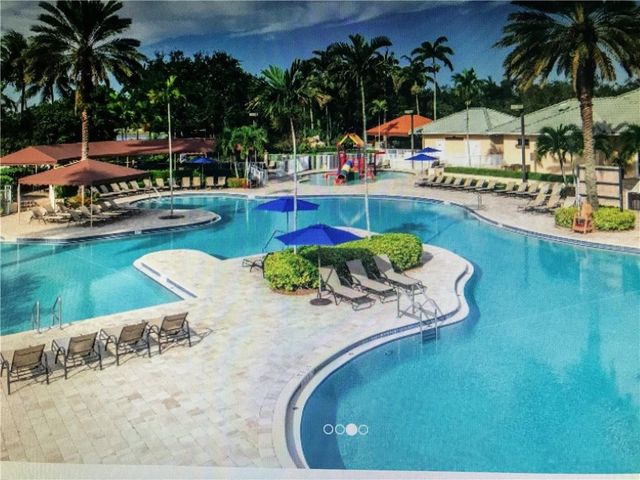 1118 Chinaberry Drive, Weston, FL 33327