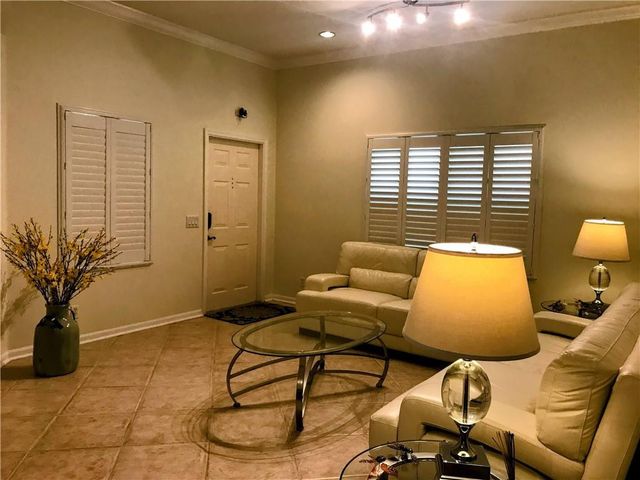 1118 Chinaberry Drive, Weston, FL 33327