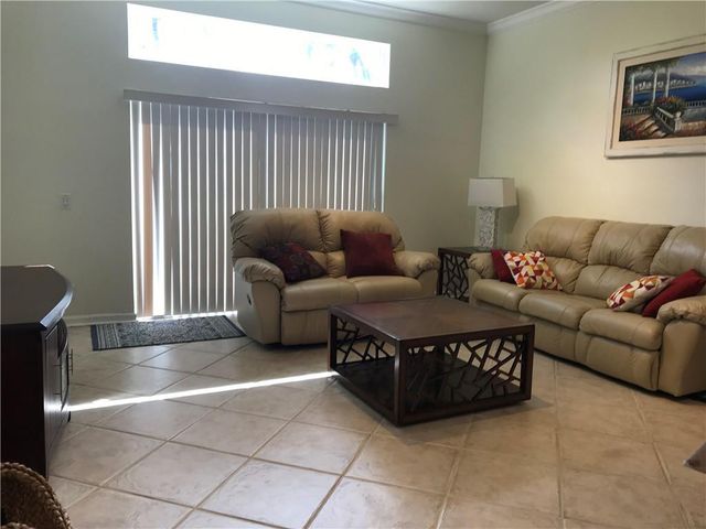 1118 Chinaberry Drive, Weston, FL 33327