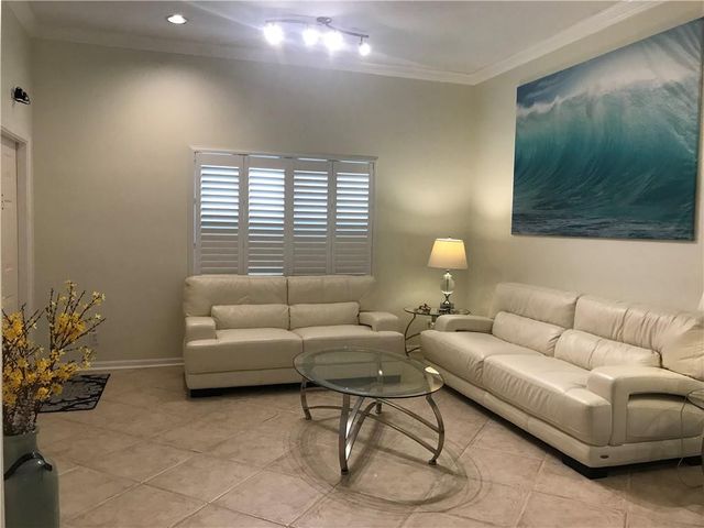 1118 Chinaberry Drive, Weston, FL 33327