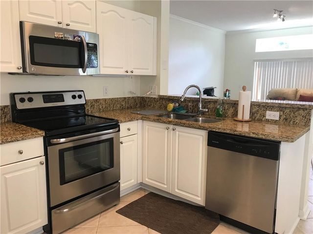 1118 Chinaberry Drive, Weston, FL 33327