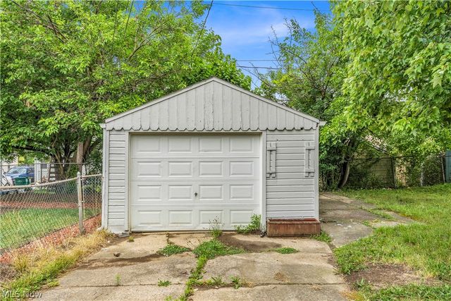19233 Stafford Avenue, Maple Heights, OH 44137