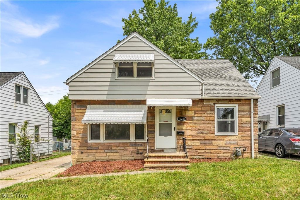 19233 Stafford Avenue, Maple Heights, OH 44137
