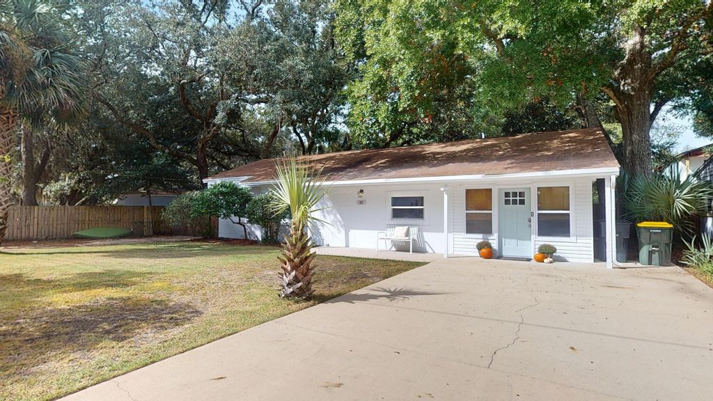 32 SE Pryor Road, Fort Walton Beach, FL 32548