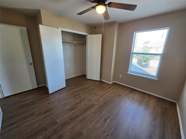 2326 Kingsway Drive, Arlington, TX 76012