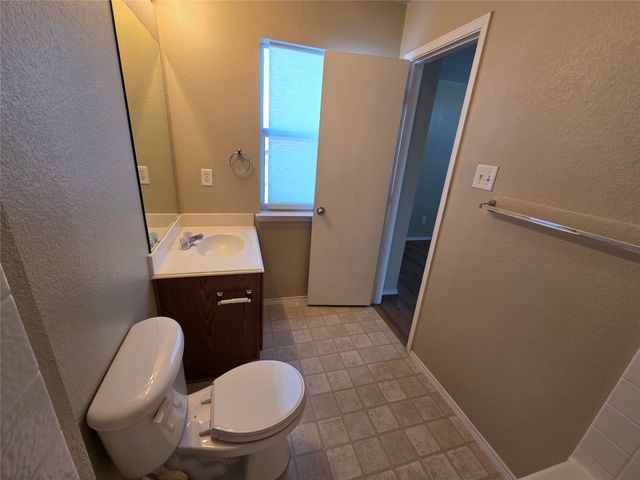 2326 Kingsway Drive, Arlington, TX 76012