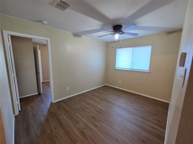 2326 Kingsway Drive, Arlington, TX 76012