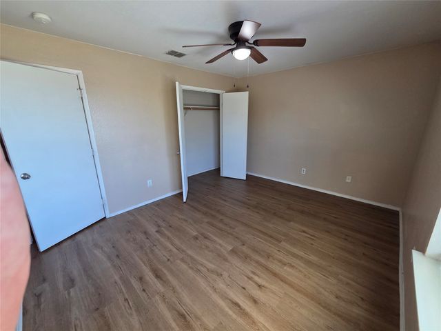 2326 Kingsway Drive, Arlington, TX 76012