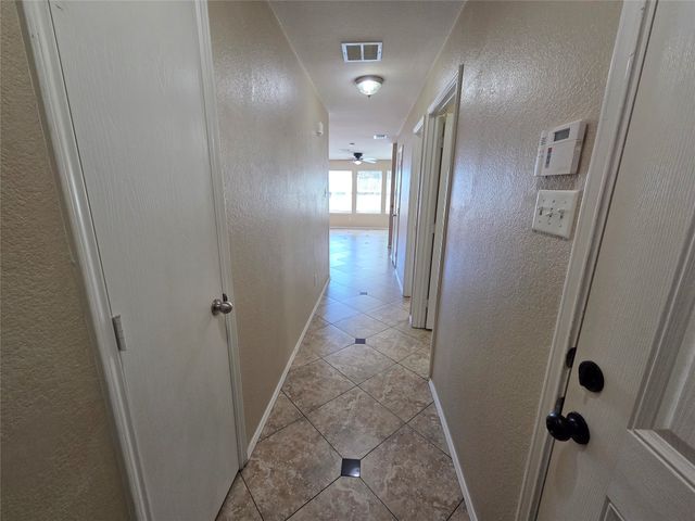 2326 Kingsway Drive, Arlington, TX 76012