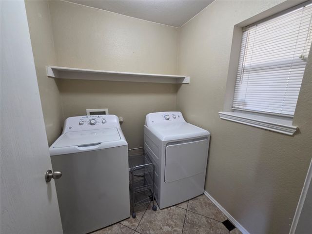 2326 Kingsway Drive, Arlington, TX 76012