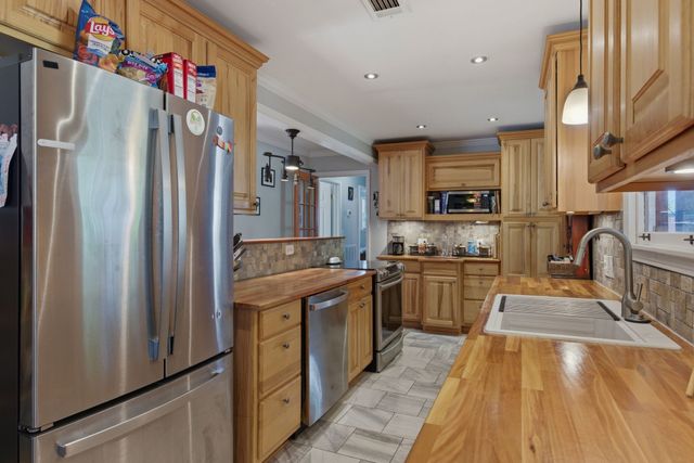 1047 Mitchell Rd, Nashville, TN 37206